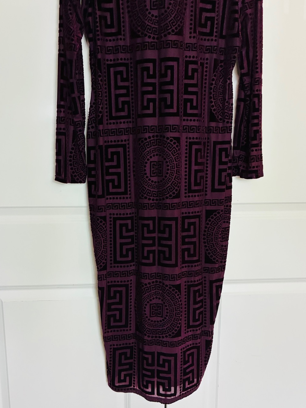 Gothic Women's Long Sleeve Deep Plum Dress with Velvet and Sheet material 3X - Picture 6 of 12